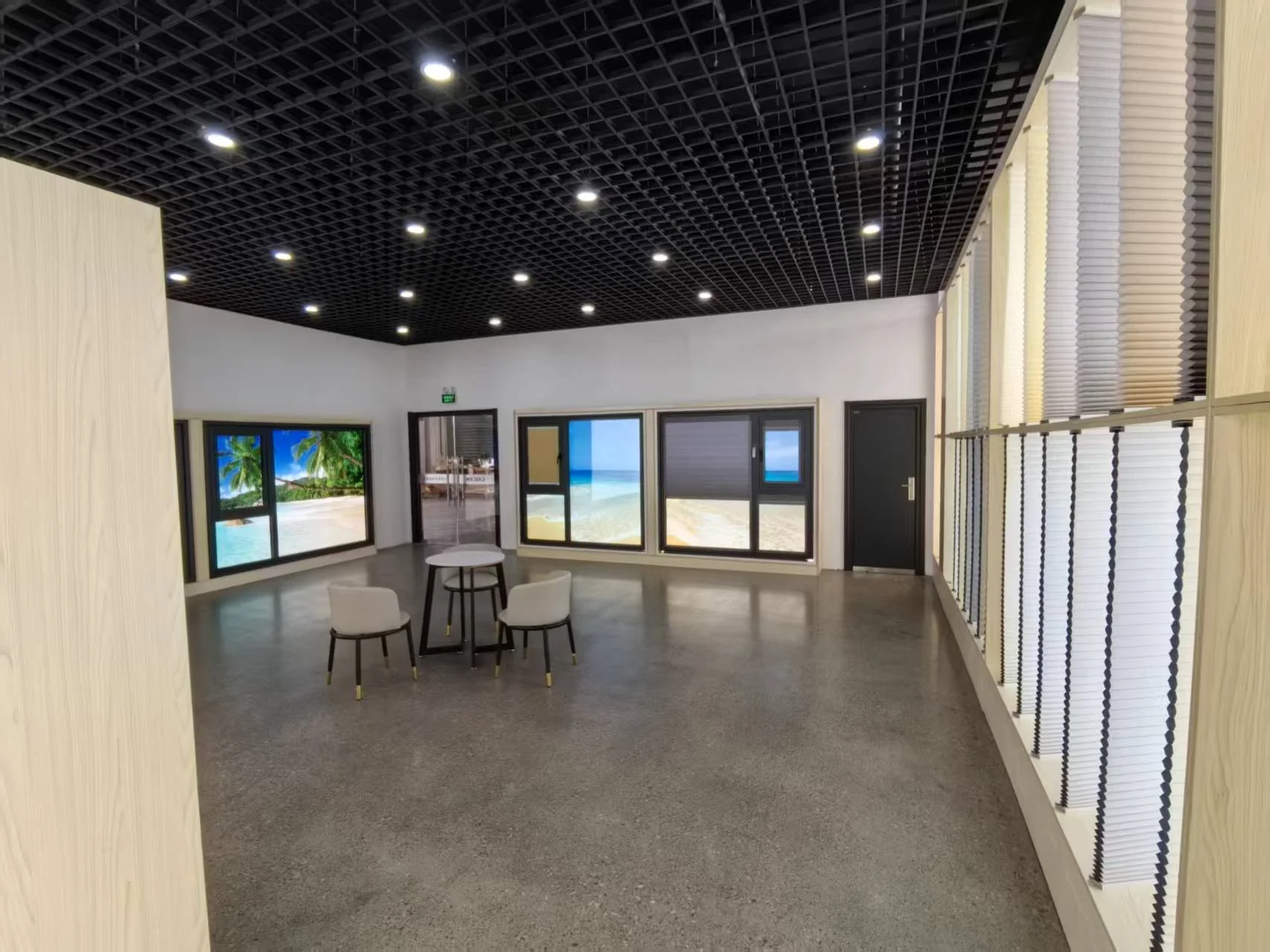 以真实尺寸展示窗帘效果的背光窗型展台